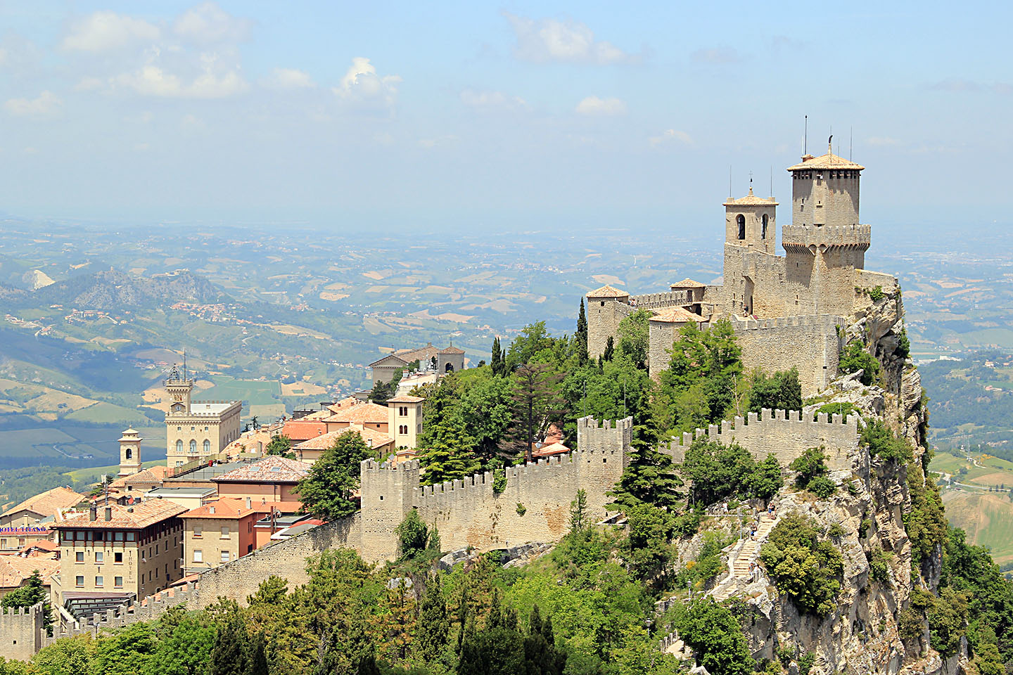 San Marinon kaupunginmuuri, linna ja taloja